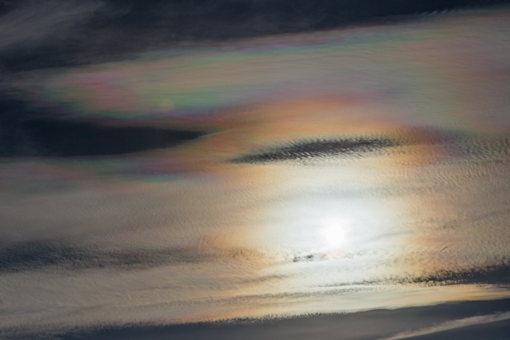 Irisierende Wolken am 25.9.2016 (Bild: B. Knispel)