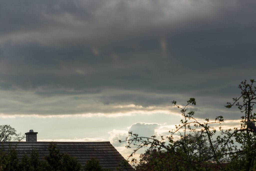 Blick grob nach Westen am 19. April 2017 um 18:33 Uhr. (Bild: B. Knispel)